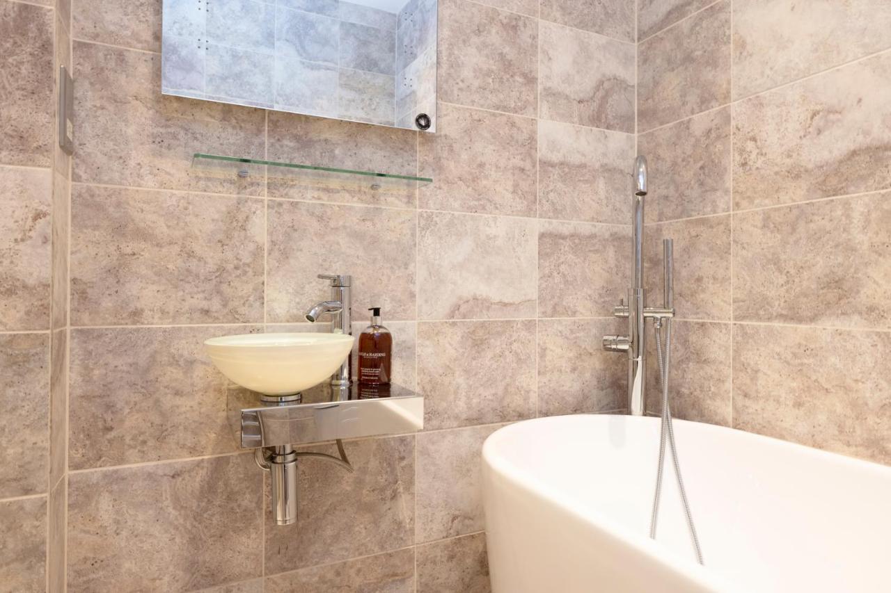 Joivy Cozy Apt Near Edinburgh Castle מראה חיצוני תמונה